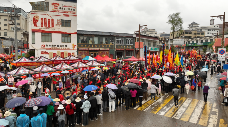 “龙神”竞逐引客来 古城焕发新活力——临潭县举行第十四届洮州民俗文化旅游节-临潭县人民政府